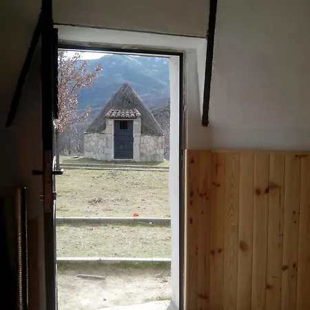 Los Chozos De Gredos Campsite