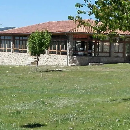 Los Chozos De Gredos Campsite *